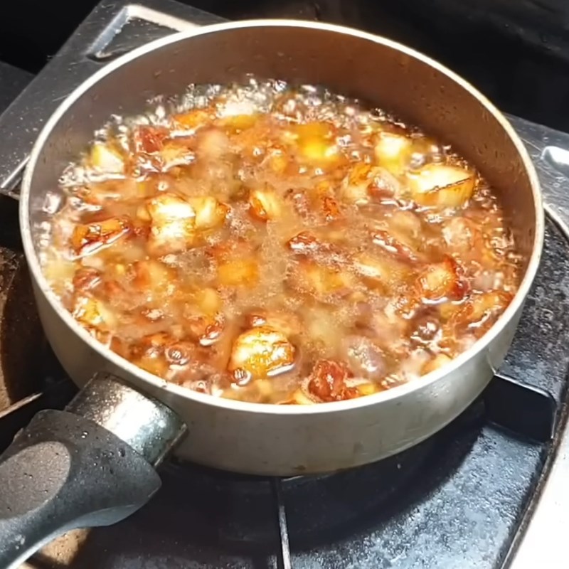Bước 4 Nấu nước kho quẹt sánh đặc Kho quẹt thịt ba rọi