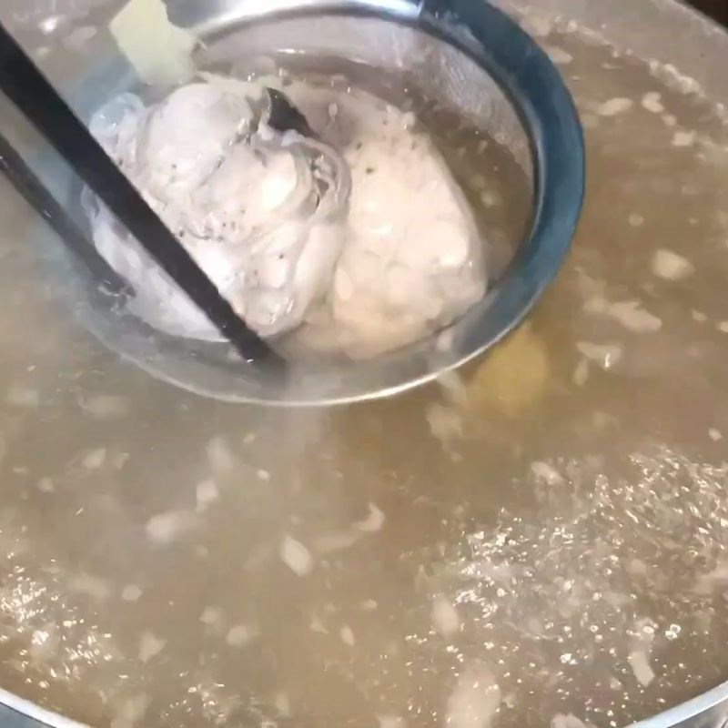 Bước 2 Nấu nước lèo bánh canh cá dầm đậm đà bánh canh cá dầm