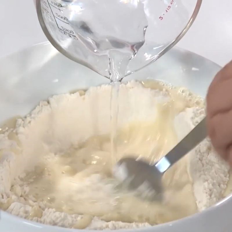 Bước 4 Pha bột bánh pancake đơn giản Bánh pancake táo