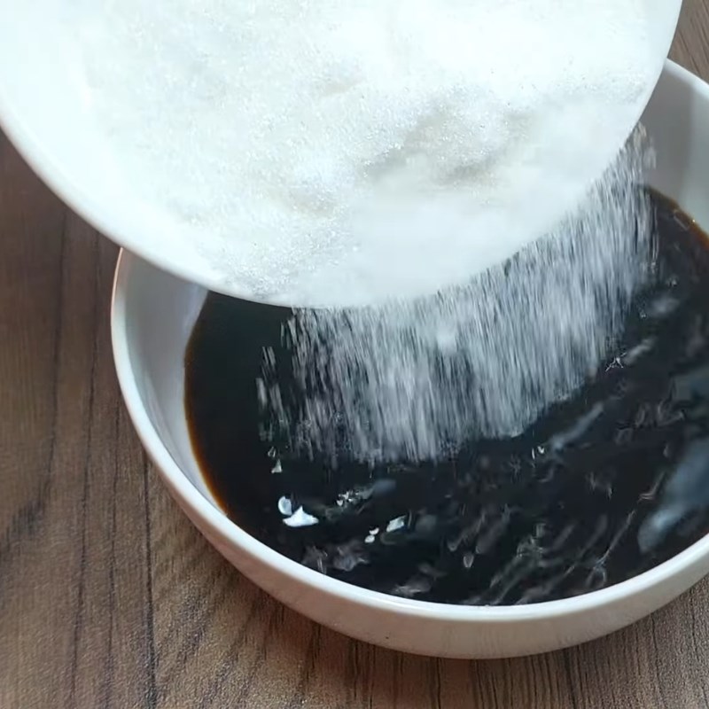 Bước 2 Pha chế hỗn hợp nước tương ăn bún Nước tương tỏi ớt ăn bún