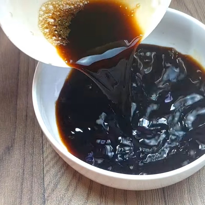 Bước 2 Pha chế hỗn hợp nước tương ăn bún Nước tương tỏi ớt ăn bún