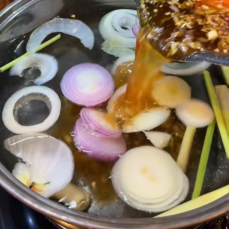 Bước 4 Pha nấu nước nhúng mẻ chua thanh Bắp bò nhúng mẻ