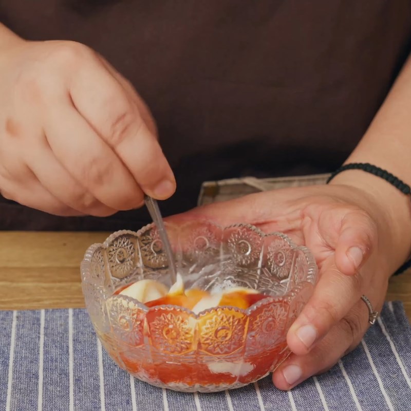 Bước 3 Pha nước sốt chấm thần thánh Thịt thăn chiên xù