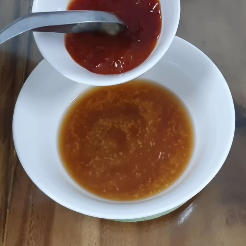 Bước 2 Pha nước sốt sườn kho chua ngọt đậm đà sườn kho chua ngọt