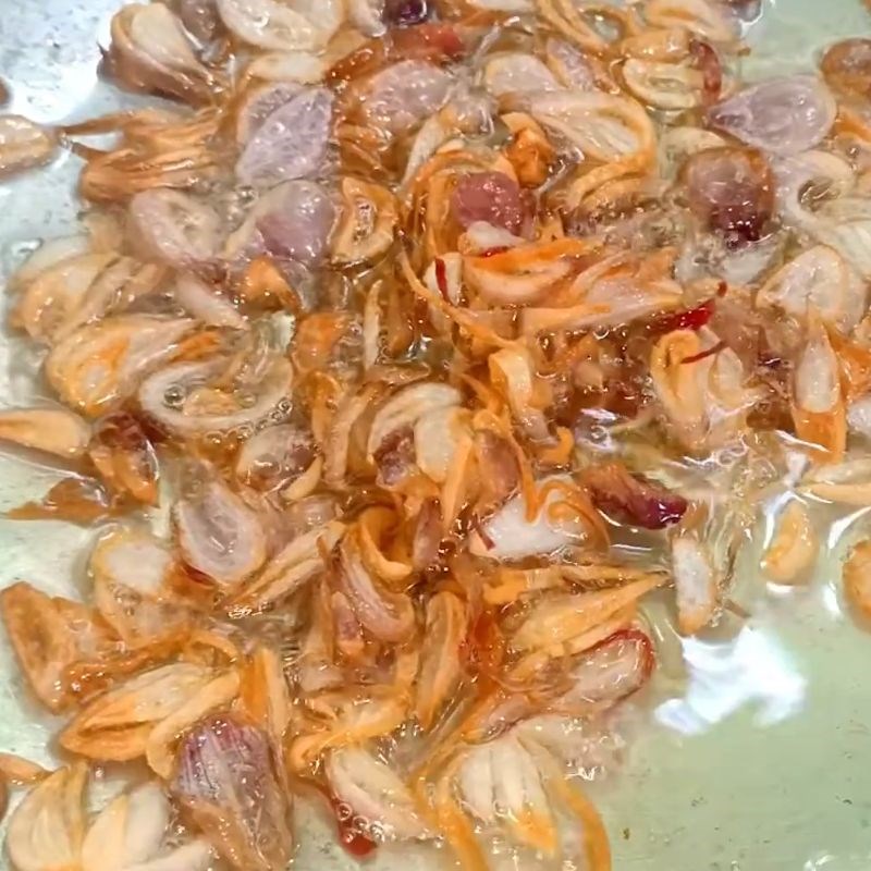 Bước 1 Phi hành tím và chuẩn bị dầu hành bánh bao nhân trứng muối