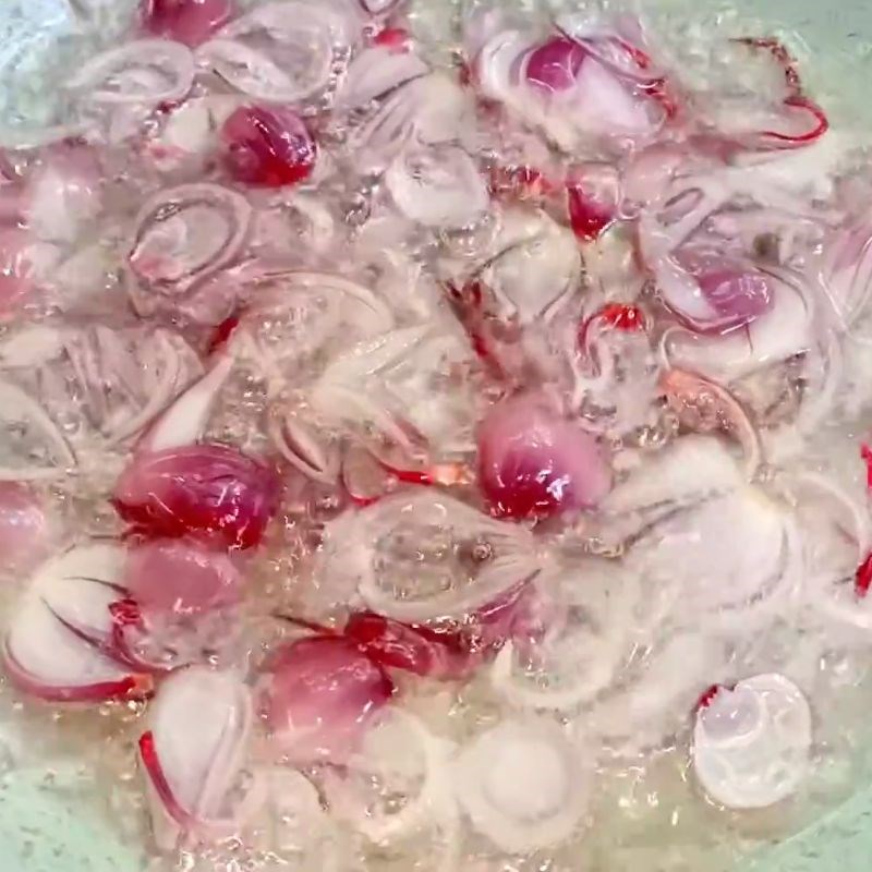 Bước 1 Phi hành tím và chuẩn bị dầu hành bánh bao nhân trứng muối