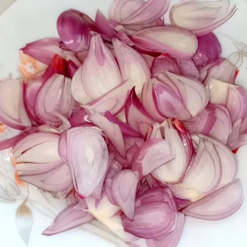 Bước 1 Phi hành tím và chuẩn bị dầu hành bánh bao nhân trứng muối