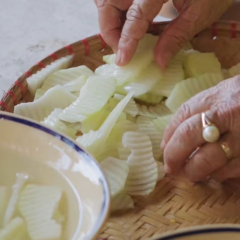 Bước 2 Phơi khô rau củ Mắm đu đủ Huế