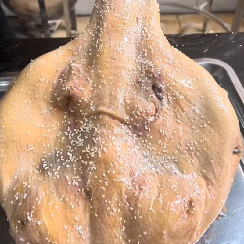 Bước 5 Quét bột tạo giòn và nướng vịt quay tỳ bà Vịt quay tỳ bà