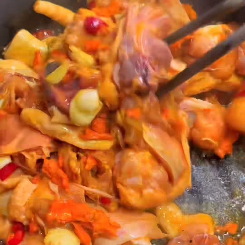 Bước 3 Rang gà với nghệ thơm lừng Gà rang nghệ