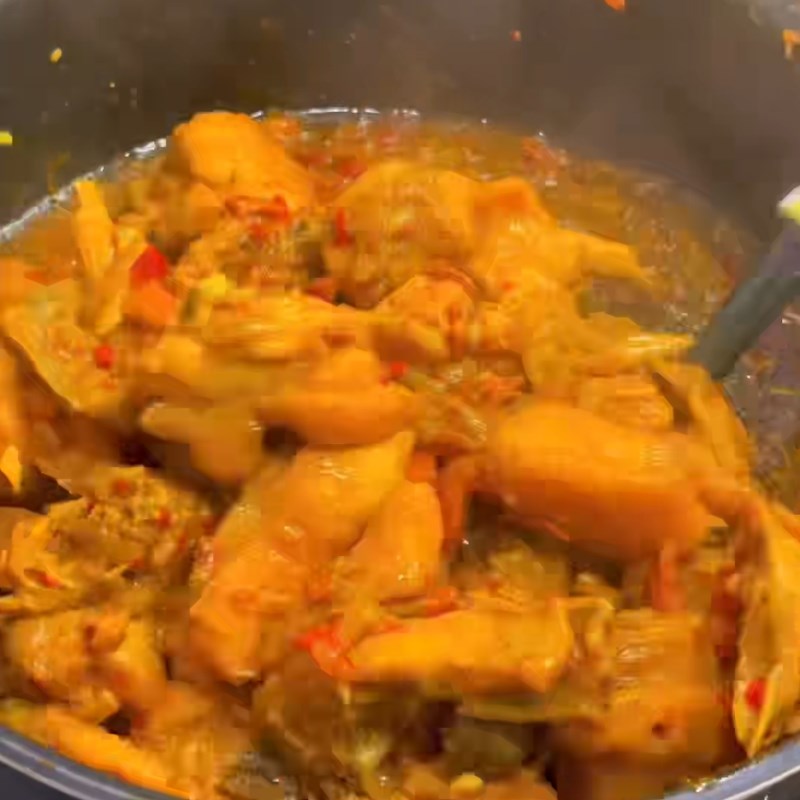 Bước 3 Rang gà với nghệ thơm lừng Gà rang nghệ