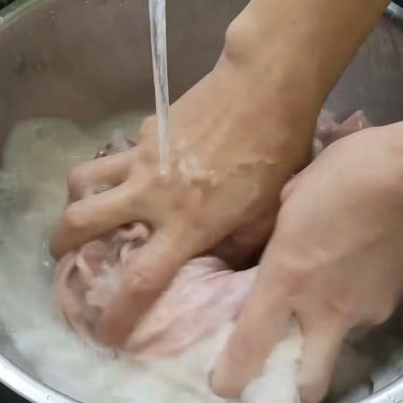 Bước 1 Sơ chế bao tử heo sạch, khử mùi hôi Dạ dày hầm thuốc bắc