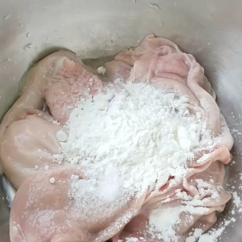 Bước 1 Sơ chế bao tử heo sạch, khử mùi hôi Dạ dày hầm thuốc bắc