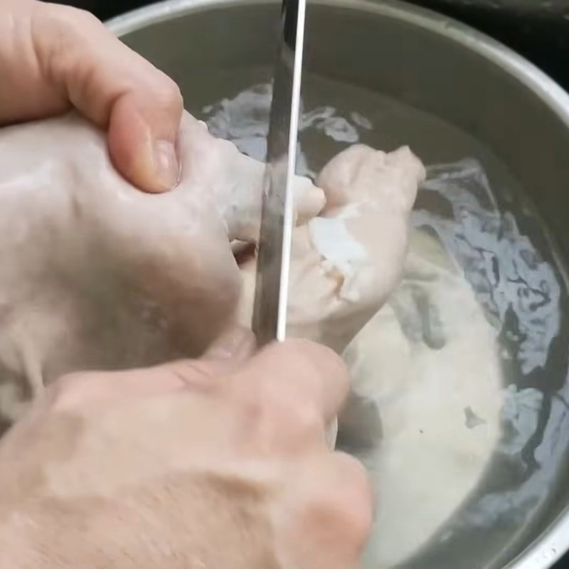 Bước 1 Sơ chế bao tử heo sạch, khử mùi hôi Dạ dày hầm thuốc bắc