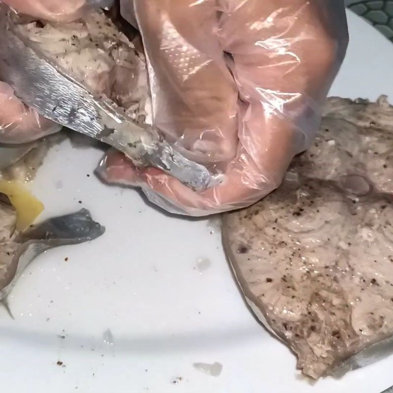 Bước 3 Sơ chế cá đã luộc bánh canh cá dầm