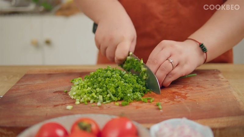 Bước 2 Sơ chế các nguyên liệu khác Thịt băm sốt cà chua