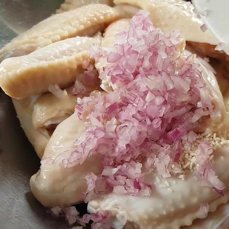 Bước 1 Sơ chế cánh gà và ướp gia vị Gà chiên nước mắm công thức chuẩn