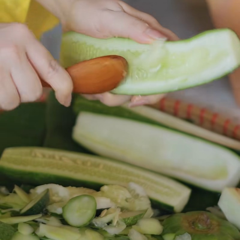 Bước 1 Sơ chế đu đủ, dưa leo và cà pháo Mắm đu đủ Huế