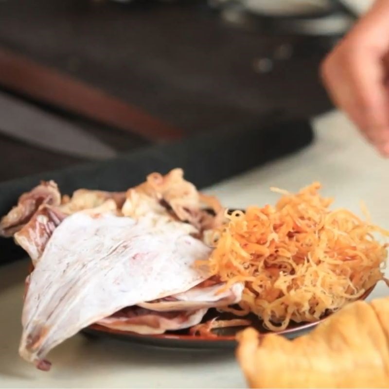 Bước 3 Sơ chế mực khô canh măng mực