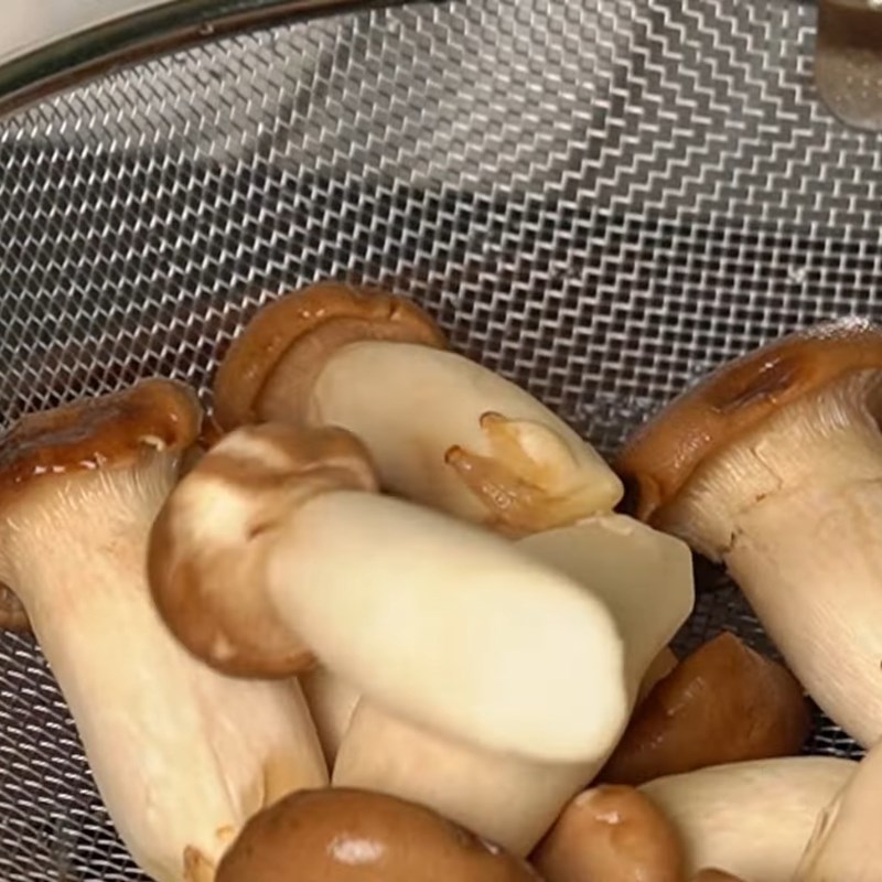 Bước 1 Sơ chế nguyên liệu Nấm kho nước tương