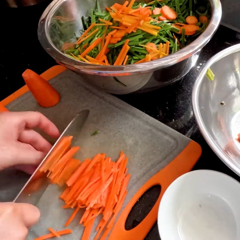 Bước 1 Sơ chế rau củ chuẩn bị muối dưa giá Dưa giá muối ăn liền