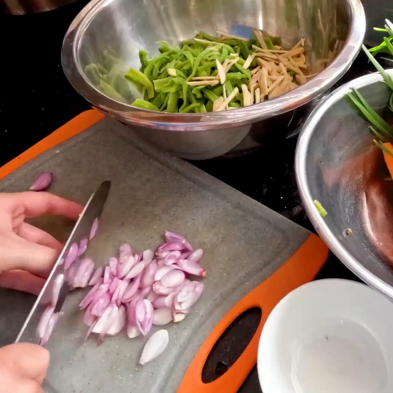 Bước 1 Sơ chế rau củ chuẩn bị muối dưa giá Dưa giá muối ăn liền