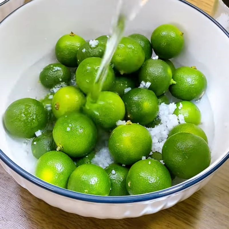 Bước 1 Sơ chế tắc (quất) và đường phèn tắc chưng đường phèn mật ong gừng