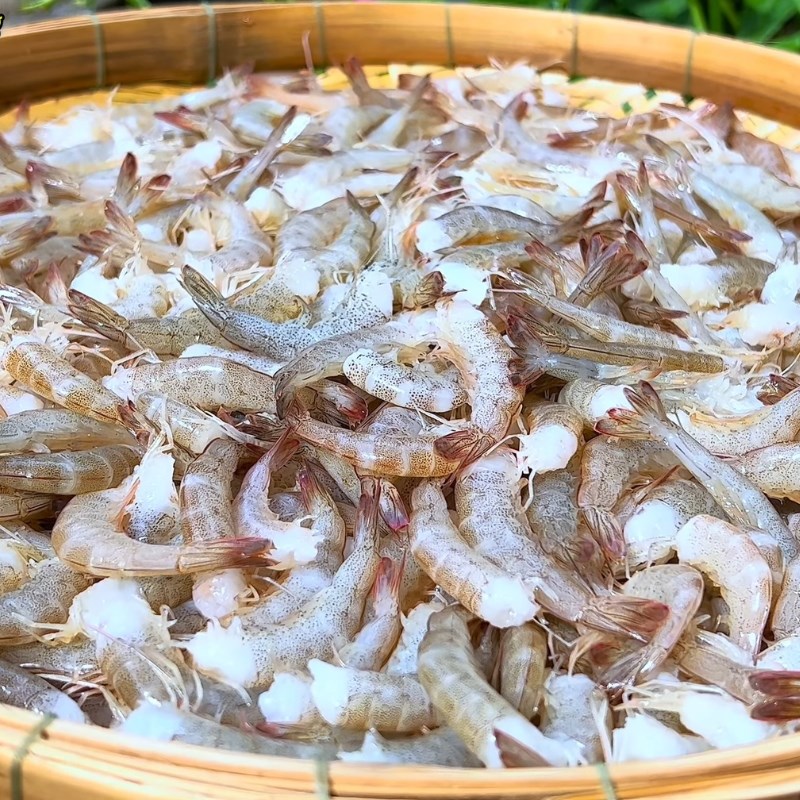 Bước 1 Sơ chế tép tươi ngon Mắm tép chua