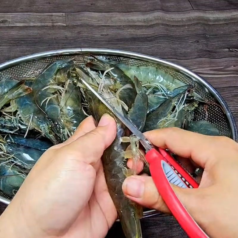Bước 1 Sơ chế tôm tươi đúng cách tôm rang muối hột
