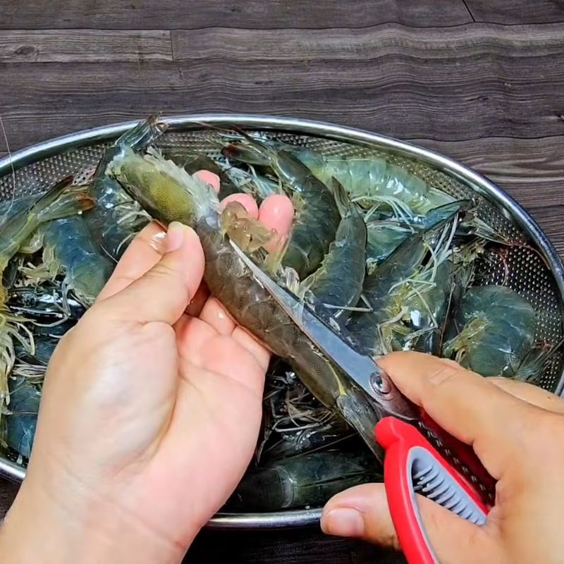 Bước 1 Sơ chế tôm tươi đúng cách tôm rang muối hột