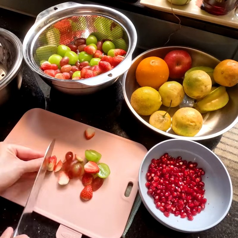 Bước 1 Sơ chế trái cây tươi Nước trái cây lên men