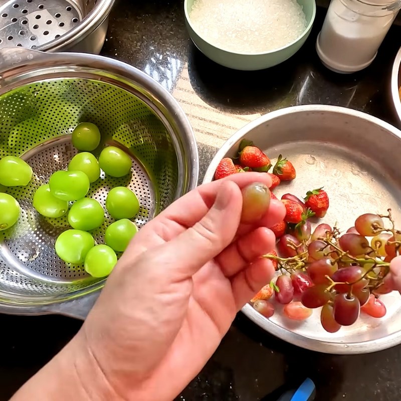 Bước 1 Sơ chế trái cây tươi Nước trái cây lên men