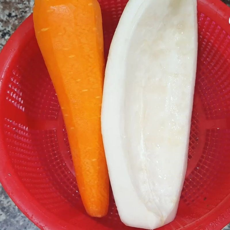 Bước 2 Sơ chế và làm đồ chua cà rốt đu đủ bún bò trộn