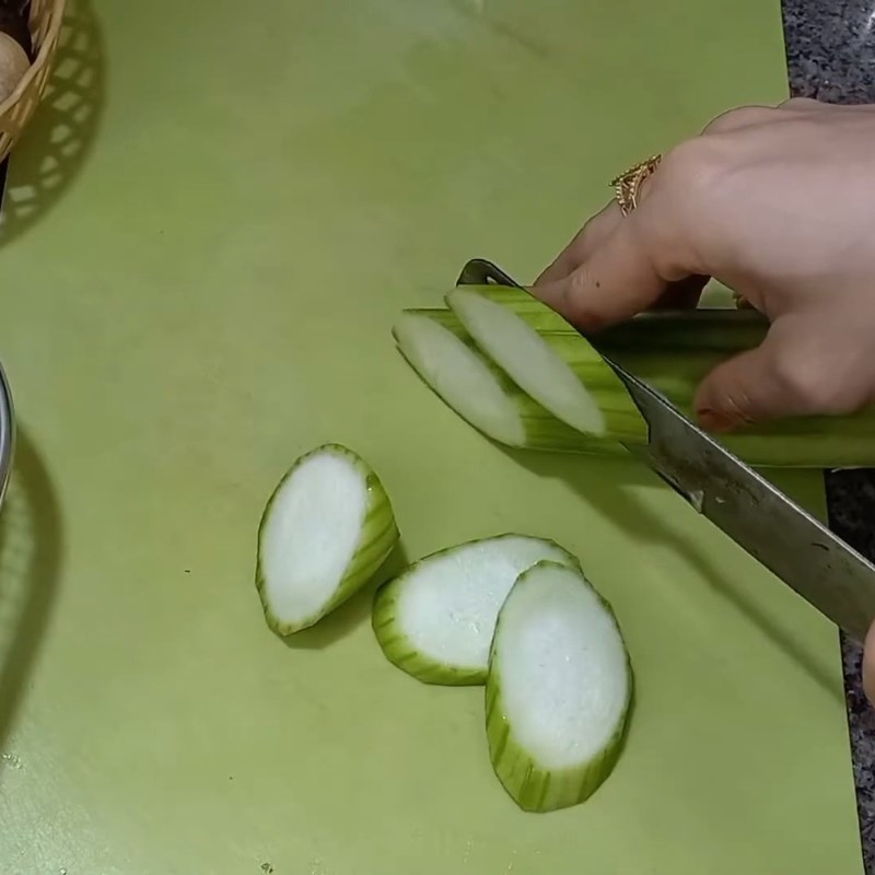 Bước 1 Sơ chế vịt và chuẩn bị nguyên liệu Vịt hầm sả