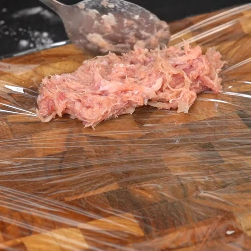 Bước 3 Tạo hình nem và làm đông nem chua rán