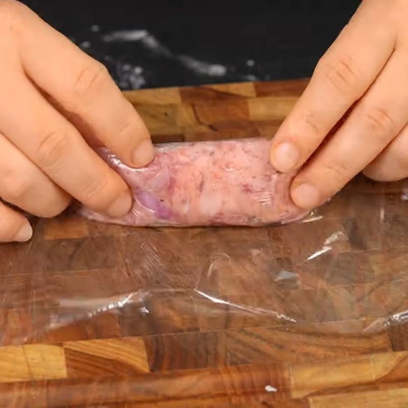 Bước 3 Tạo hình nem và làm đông nem chua rán