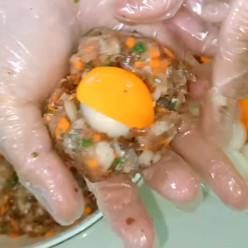 Bước 5 Tạo hình nhân bánh bao trứng muối bánh bao nhân trứng muối