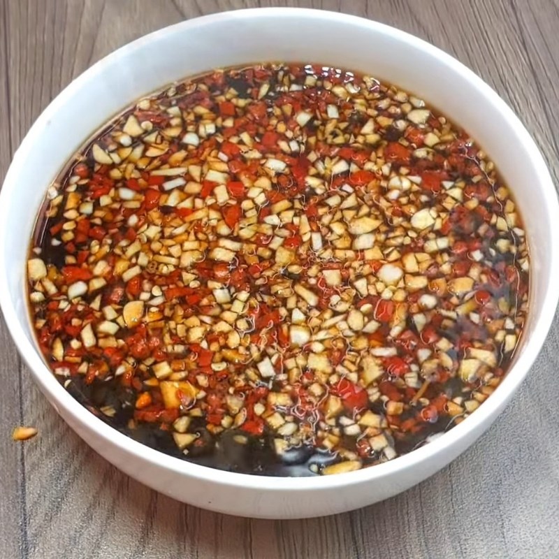 Bước 3 Thành phẩm Nước tương tỏi ớt ăn bún