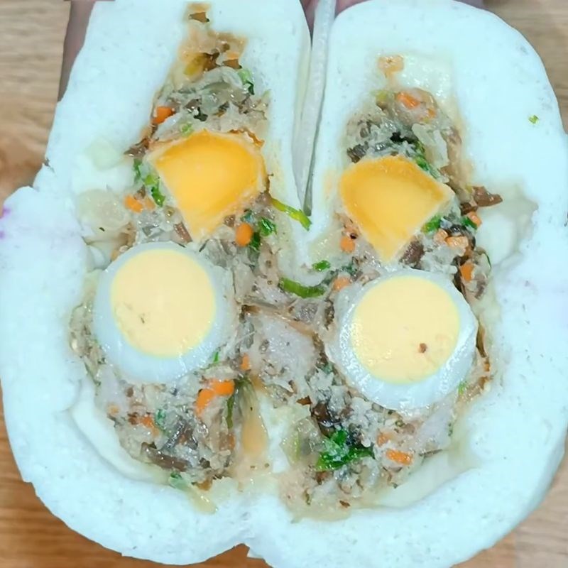 Bước 9 Thành phẩm bánh bao nhân trứng muối