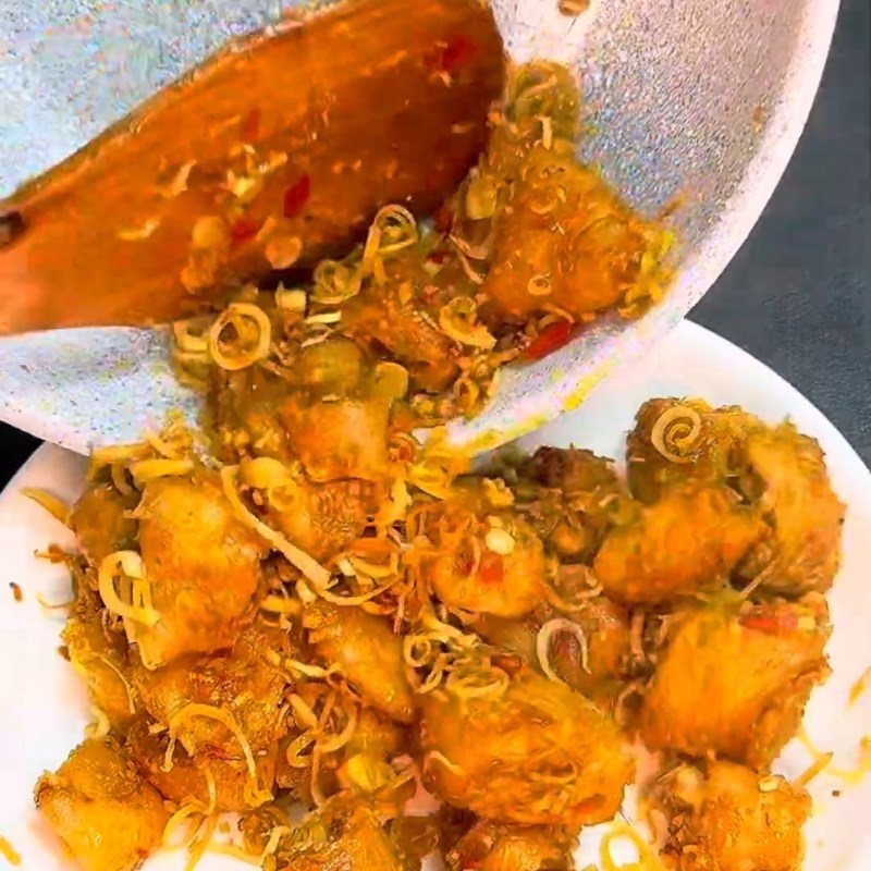 Bước 5 Thành phẩm Mì căn xào sả ớt