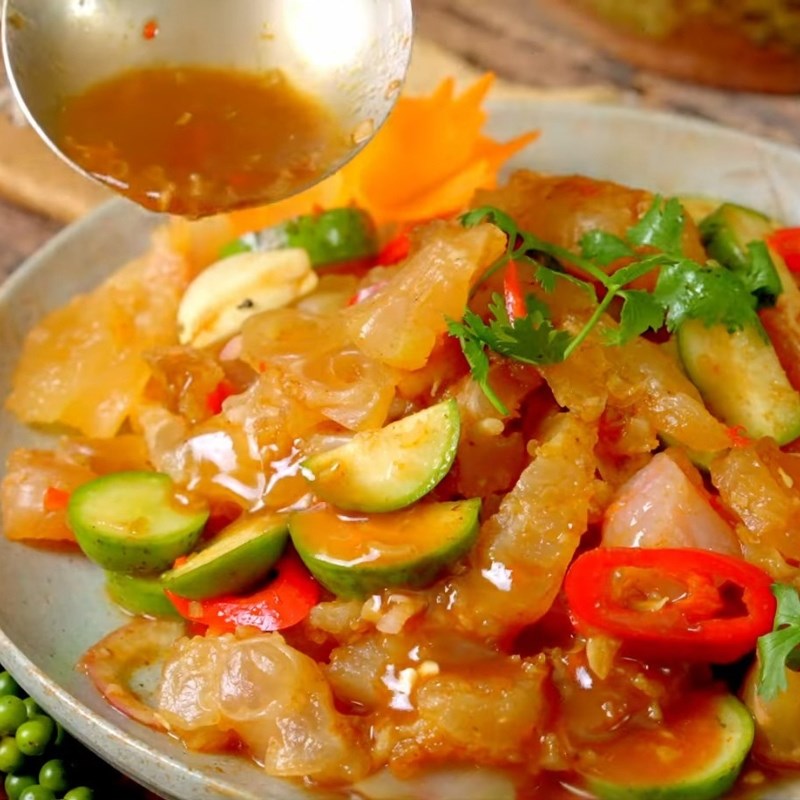 Bước 3 Trộn gỏi gân bò sốt Thái bùng vị Gân bò sốt Thái