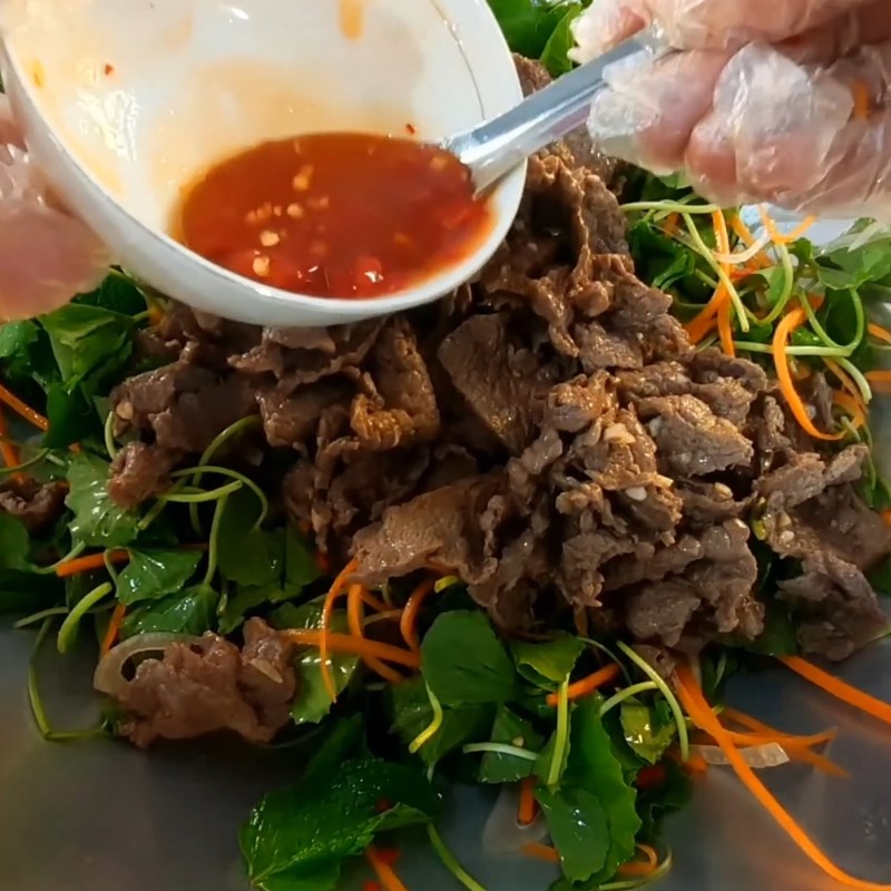 Bước 5 Trộn gỏi rau má thịt bò Gỏi bò rau má