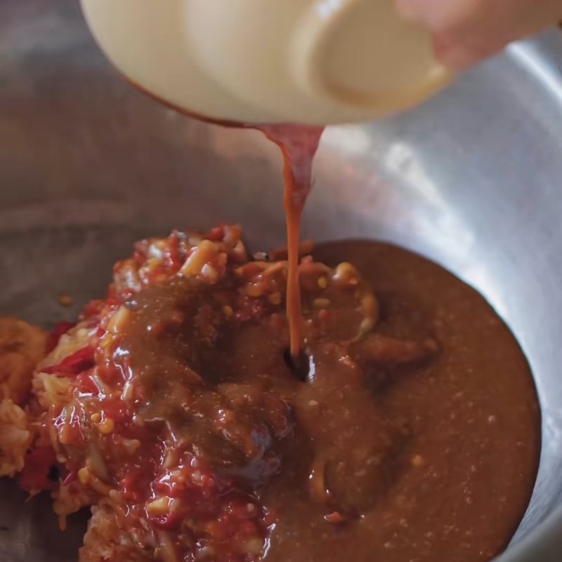 Bước 3 Trộn mắm đậm đà, thấm vị Mắm đu đủ Huế