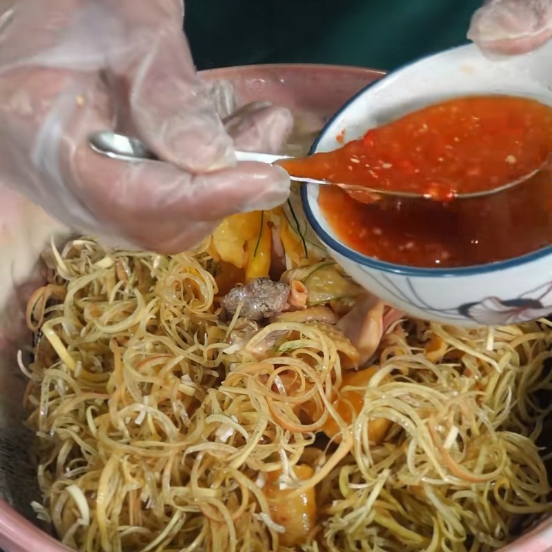 Bước 4 Trộn nộm gà hoa chuối đơn giản Nộm gà hoa chuối