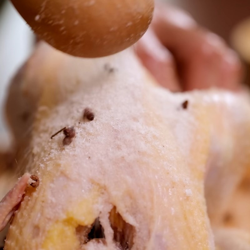 Bước 2 Ướp gà ủ muối hoa tiêu thấm vị Gà ủ muối hoa tiêu