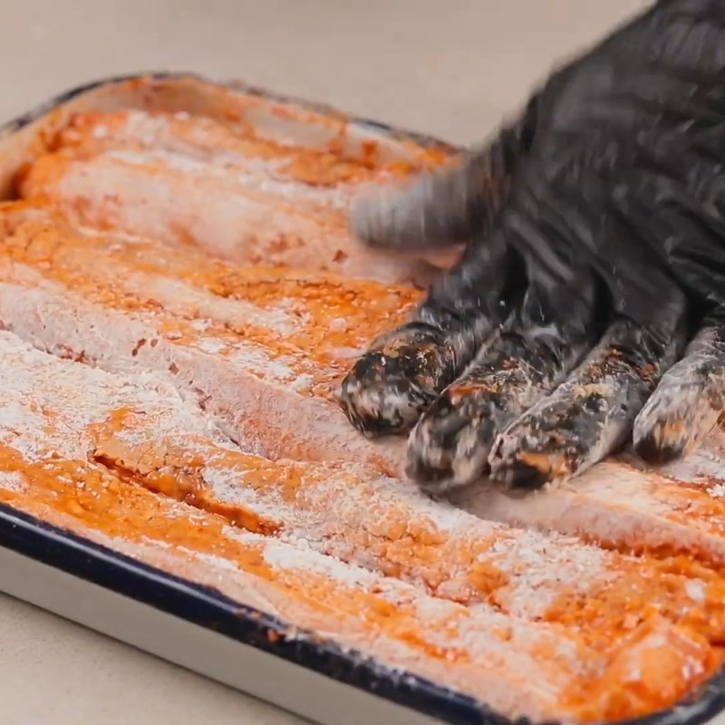 Bước 2 Ướp thịt ba chỉ thấm vị đậm đà Thịt ba chỉ chiên giòn