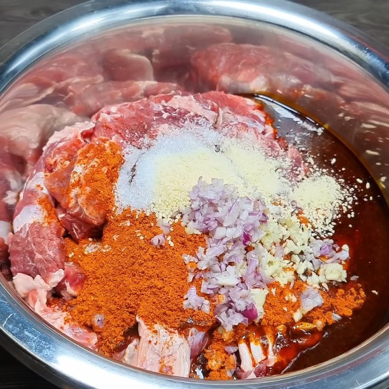Bước 2 Ướp thịt bò Bò kho miền Nam