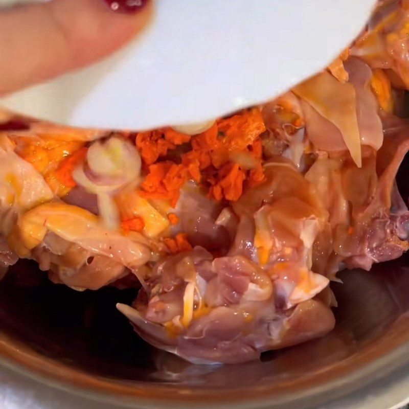 Bước 2 Ướp thịt gà Gà rang nghệ