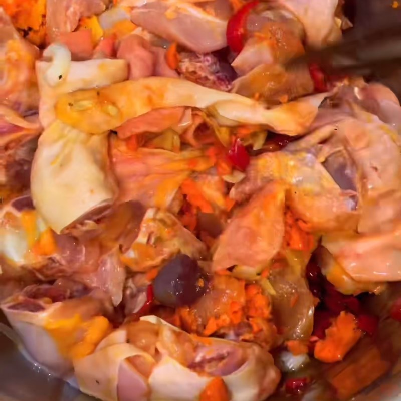 Bước 2 Ướp thịt gà Gà rang nghệ