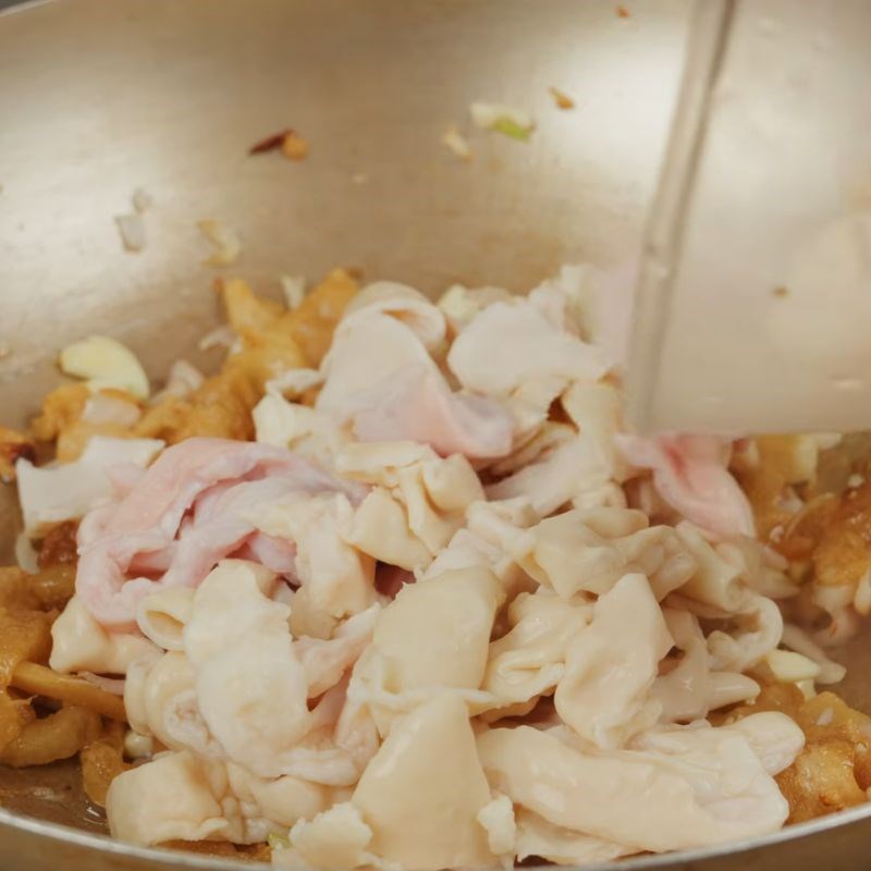 Bước 4 Xào lòng già với dưa chua lòng già xào dưa chua